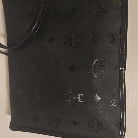 Authentic MCM munchen cross body purse - Picture 5 of 13